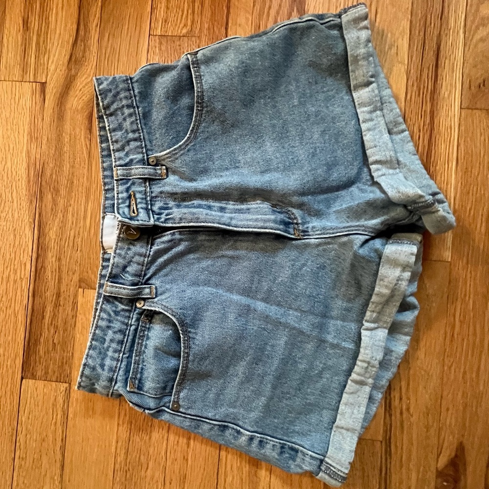 Princess Polly blue mom jean denim shorts